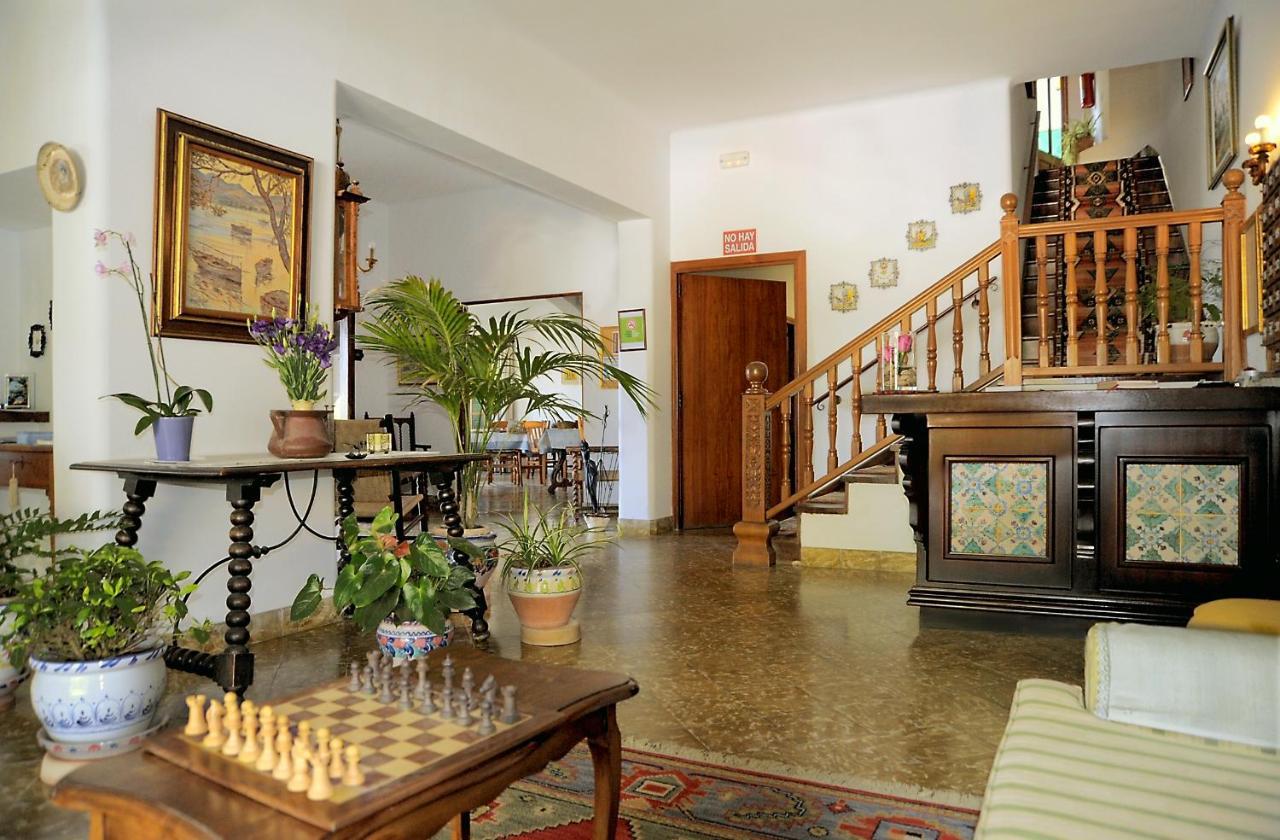 Hostal Los Pinos Cala de Sant Vicenc Exteriör bild